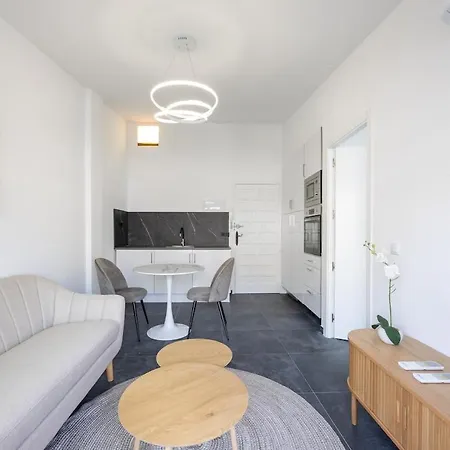 Jasmine Apartment *